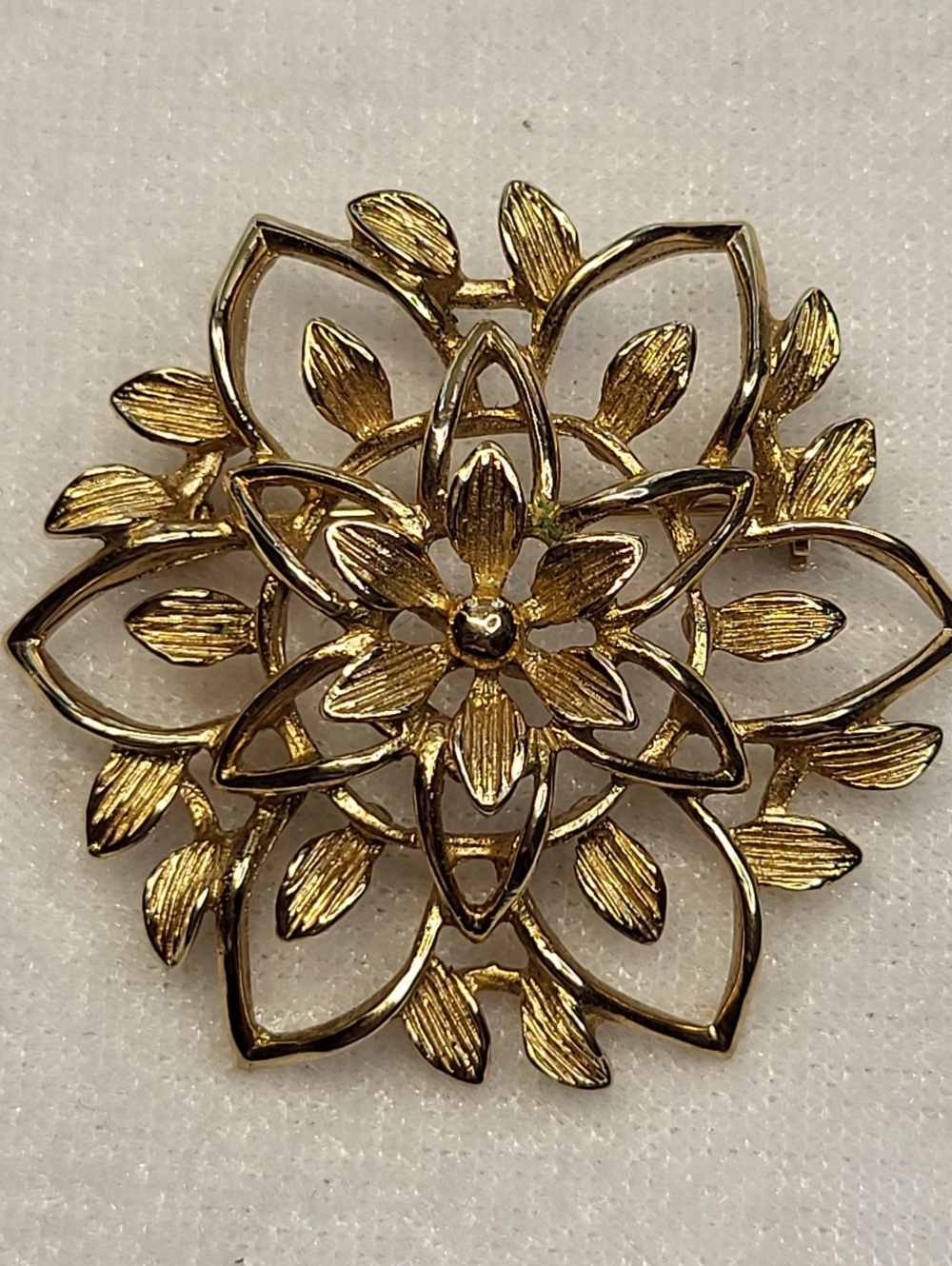 Vintage 60s  Sarah Coventry Flower Brooch / Pin